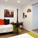 בית הארחה Sleep In Bucelas