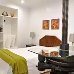 Sleep In בית הארחה Bucelas