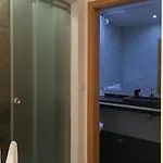 Sleep In בית הארחה Bucelas