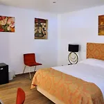 Sleep In בית הארחה Bucelas